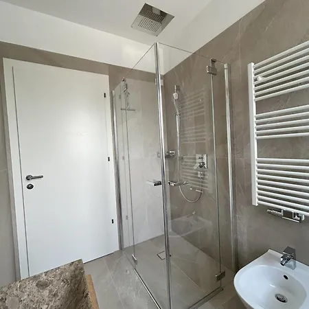 Vela Blu Πεσκιέρα ντελ Γκάρντα