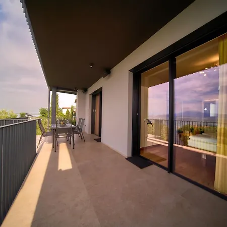 Apartament Vela Blu *