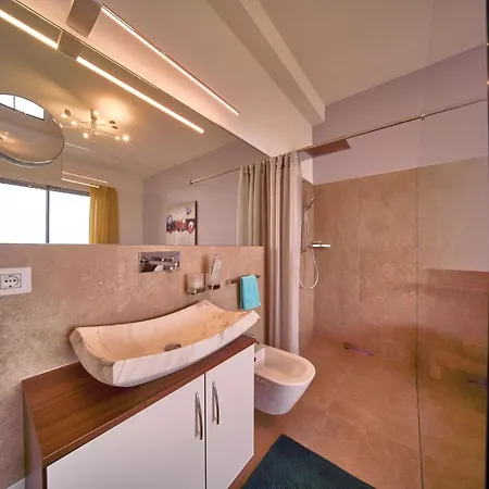 Apartament Vela Blu *