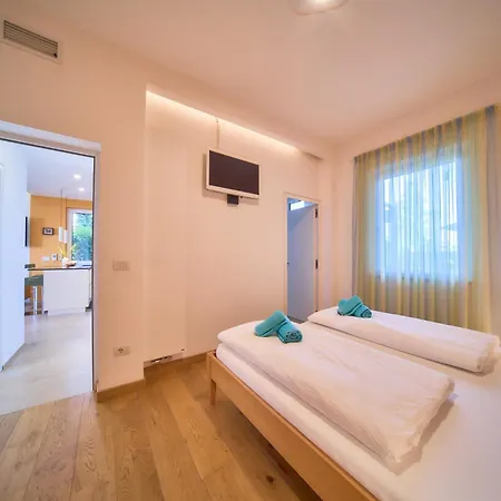 Vela Blu Πεσκιέρα ντελ Γκάρντα